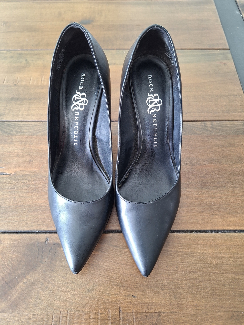 Rock & Republic Black Pointed Toe Pumps